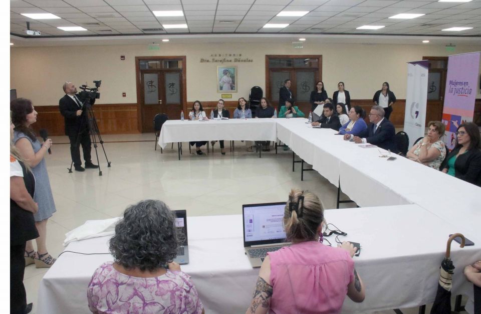 Imagen de Prosigue capacitación que impulsa un sistema de 12 indicadores para fortalecer la igualdad de género en el Poder Judicial