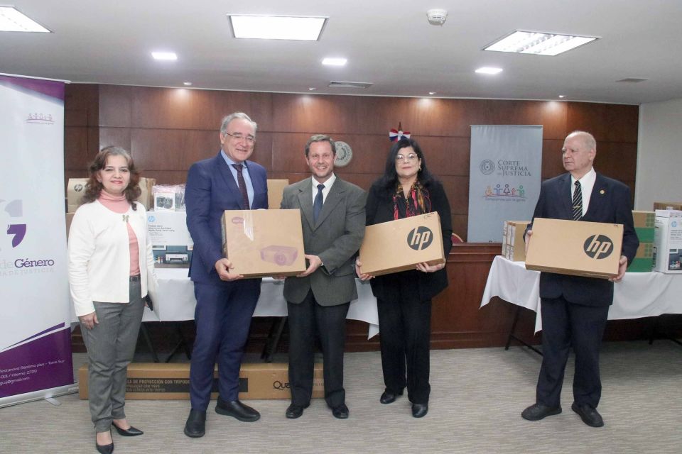 Imagen de Secretaría de Género fortalece oficinas regionales con nuevos equipos informáticos
