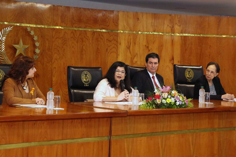 Imagen de Ministros participaron en acto de reconocimiento a participantes del I Concurso del Poder Judicial en Derecho de Igualdad y No Discriminación